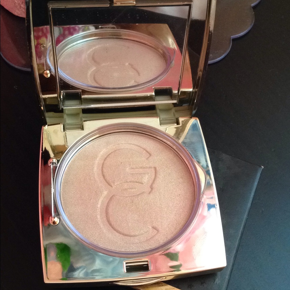 New Gerard cosmetic star powder Highlighting